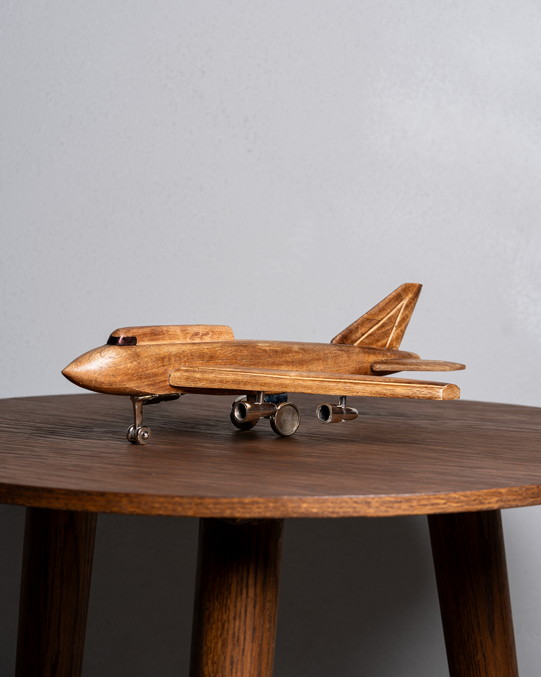 ESCULTURA AVION DANA