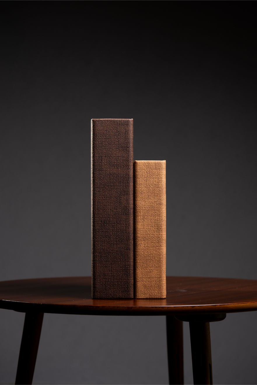 Set de libros lila y café